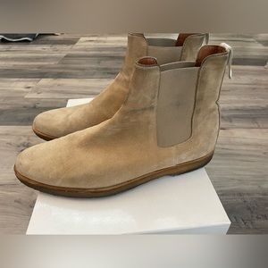 Common Projects Chelsea Boot 43. Condition is used.